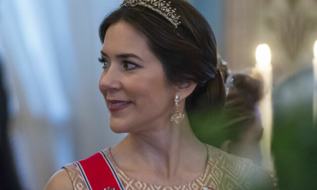 Oslo 20170509.
Gallamiddag på Slottet i anledning kongeparets 80-årsfeiring. Kronprinsesse Mary av Danmark under gallamiddagen tirsdag kveld. POOL
Foto: Heiko Junge / NTB scanpix